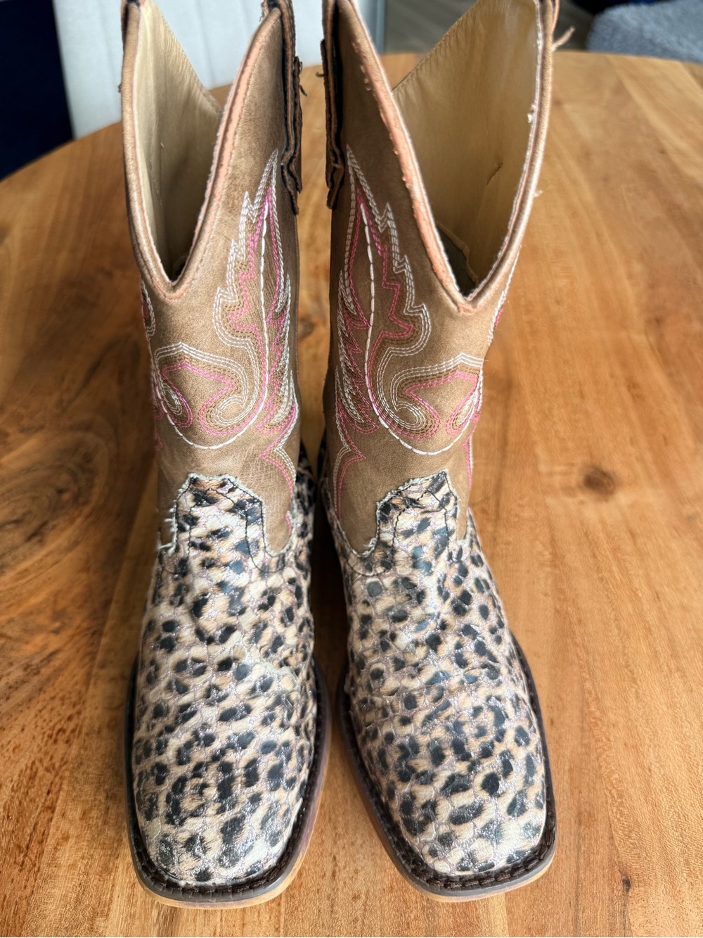 Roper Girls Cowboy Boots with Leopard-Print Foot and Pink Stitching size 3 Kids